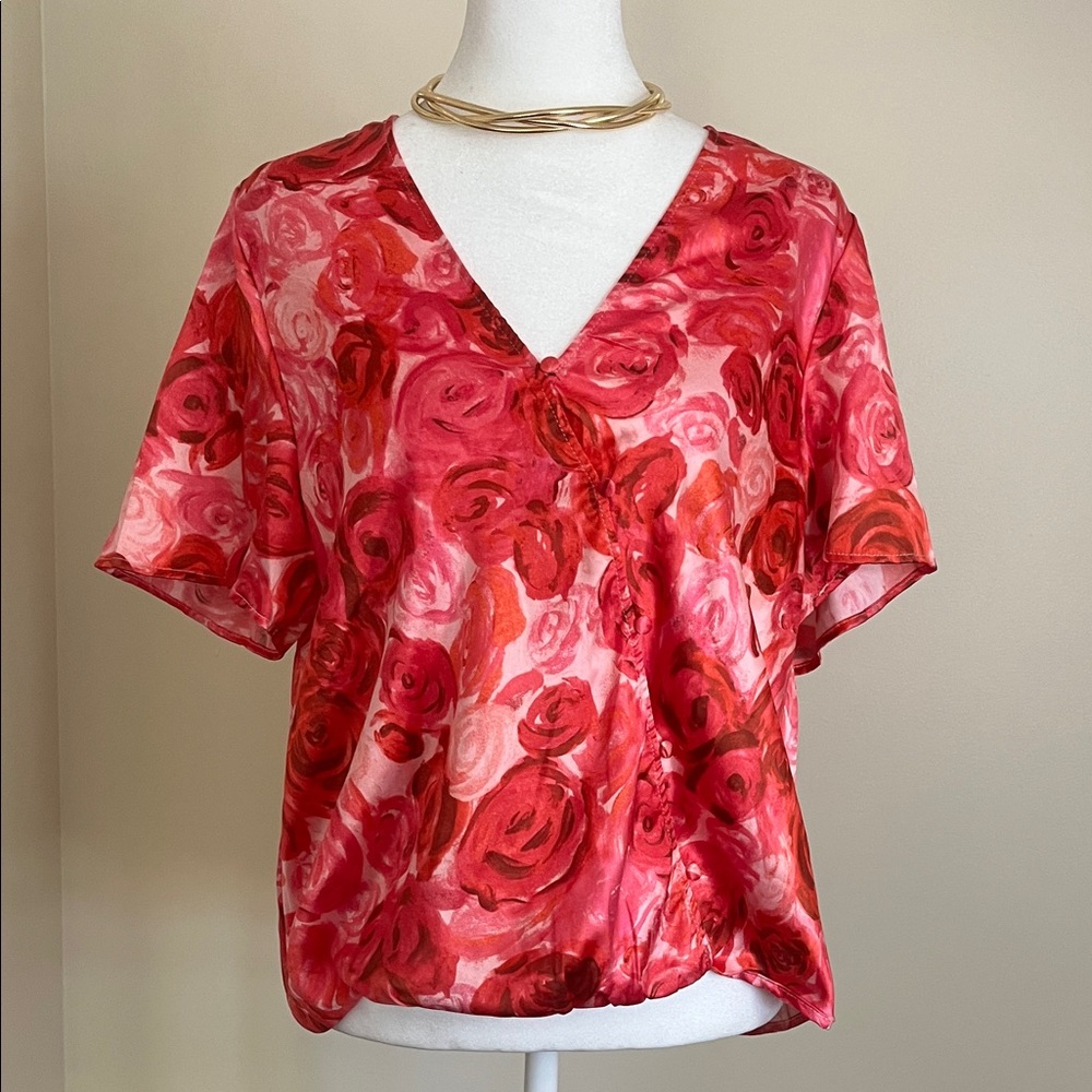 Violet b Women’s Elegant Floral V-Neck Blouse - Red and Pink Size M NWT